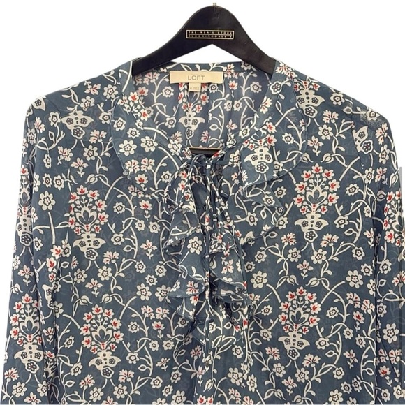 Ann Taylor Loft Floral Blue Women's Ruffle Top XS - Picture 3 of 8